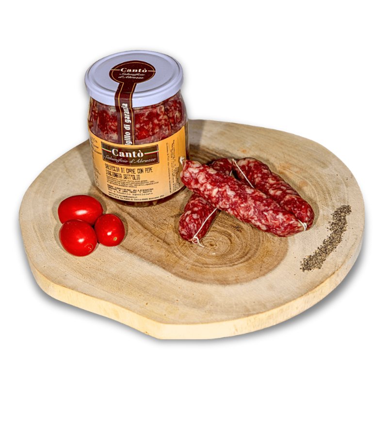 Salsiccia di carne con pepe stagionata sott’olio in barattolo